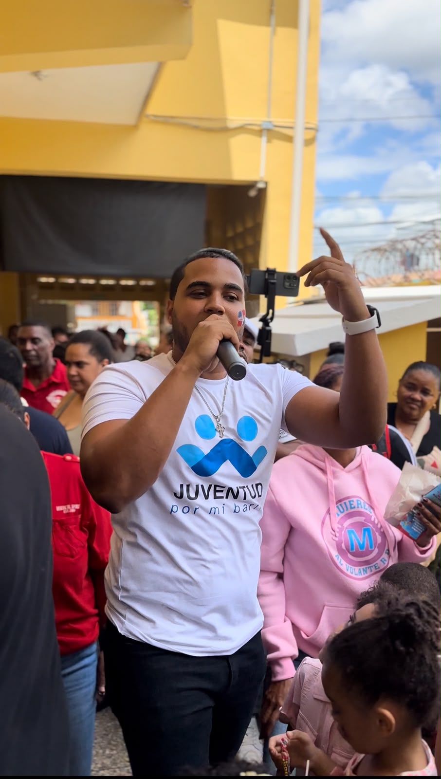 ¿Quién es el nuevo joven que ha surgido como voz y defensor de la juventud?