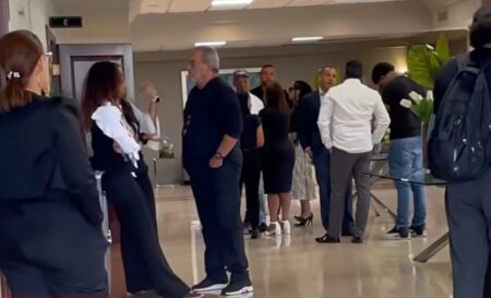 Figuras del arte y la comunicación acudieron a despedir a Elisabeth Ruiz en la funeraria Blandino