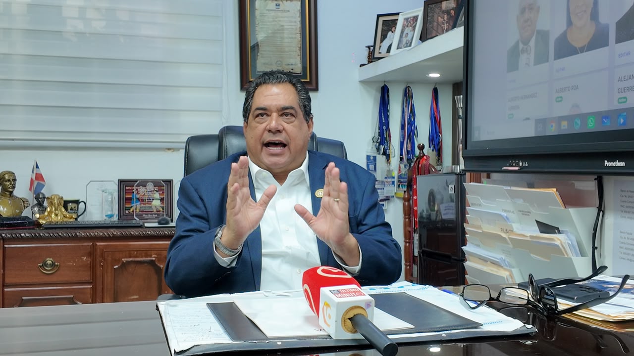 Permisos digitales de salida de menores generan RD$1.3 millones a notarios en agosto