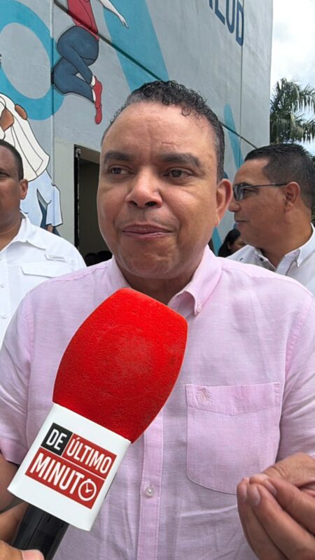 Landrón inaugura servicio de atención integral para adolescentes en hospital de Las Terrenas Landrón inaugura servicio de atención integral para adolescentes en hospital de Las Terrenas