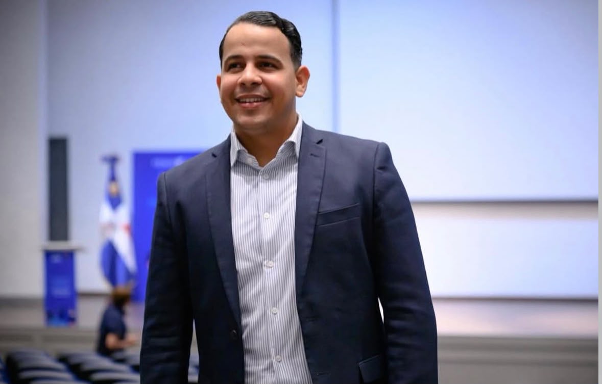 José Luis Ledesma exhorta a jóvenes dominicanos y empresarios a involucrarse en política