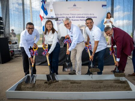 Energía y Minas da primer palazo para construcción de 63 viviendas como parte del reasentamiento de familias en Cotuí Energía y Minas da primer palazo para construcción de 63 viviendas como parte del reasentamiento de familias en Cotuí