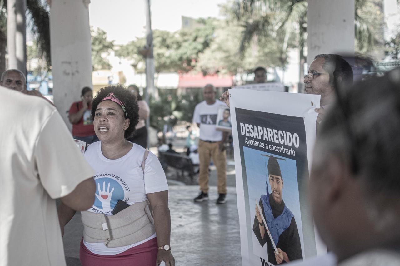 Madre transfirió RD$26,000 por supuesta información sobre su hijo desaparecido
