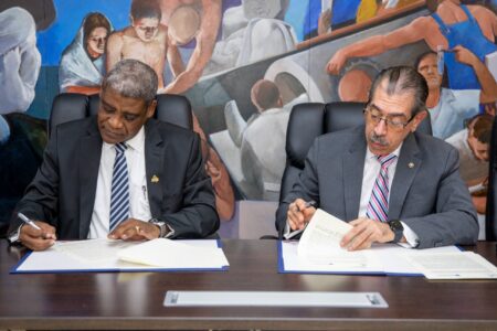 La UASD y el INAP firman convenio para fortalecer la gestión pública y la transparencia en República Dominicana La UASD y el INAP firman convenio para fortalecer la gestión pública y la transparencia en República Dominicana