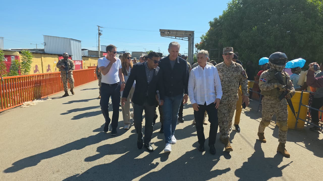 Delegación del Parlamento Europeo recorre frontera de Dajabón y conoce dinámica comercial y de seguridad