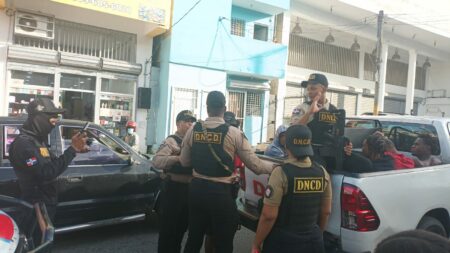 DNCD arresta a 11 personas y ocupa más de 5,100 gramos de presuntas drogas en el DN DNCD arresta a 11 personas y ocupa más de 5,100 gramos de presuntas drogas en el DN