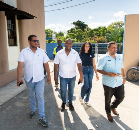 Paola Reyes destaca proyectos de viviendas y remozamientos de canchas deportivas en Samaná Paola Reyes destaca proyectos de viviendas y remozamientos de canchas deportivas en Samaná