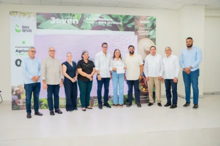 Campo Joven lleva casi RD$3 millones a tasa cero a jóvenes productores de Hato Mayor Campo Joven lleva casi RD$3 millones a tasa cero a jóvenes productores de Hato Mayor