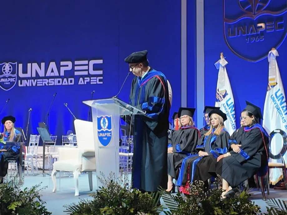 José Mármol advierte que la educación dominicana sigue "bordeando en la catástrofe" pese al 4%