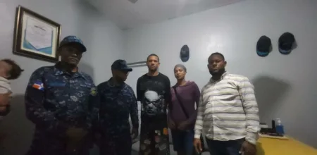 Joven acusado de robo se entrega a la Policía en Santiago Oeste acompañado de sus padres Joven acusado de robo se entrega a la Policía en Santiago Oeste acompañado de sus padres