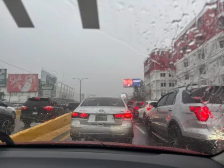 Fuertes tapones se registran en el Distrito Nacional debido lluvias de este miércoles Fuertes tapones se registran en el Distrito Nacional debido lluvias de este miércoles
