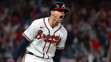 Bravos logran emocionante triunfo ante los Filis en Serie del Comodí