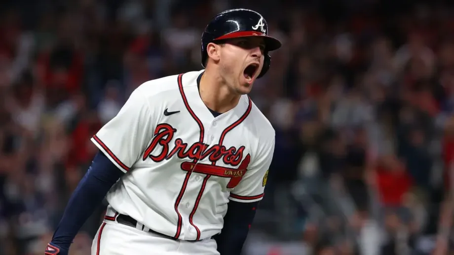 Bravos logran emocionante triunfo ante los Filis en Serie del Comodí