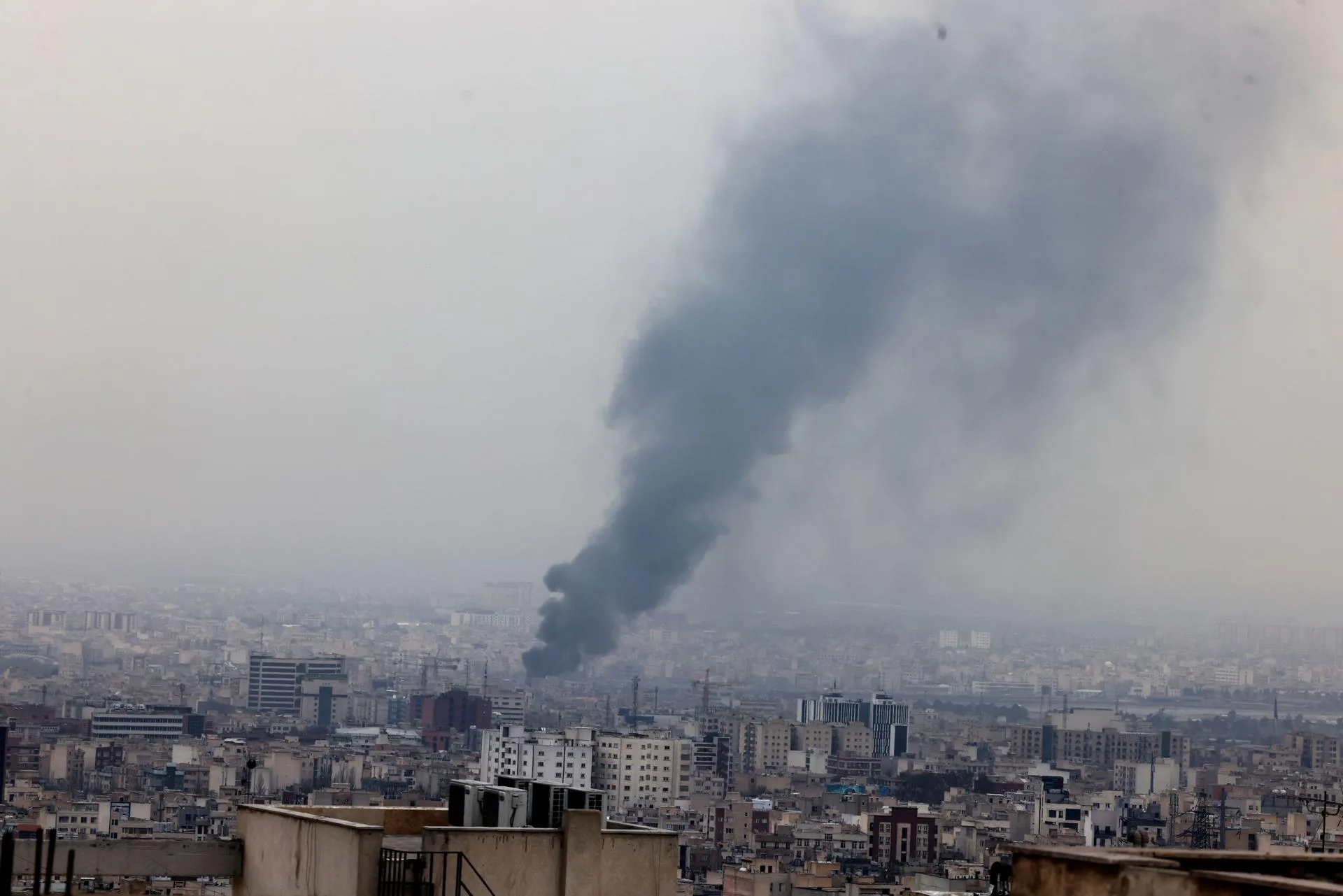 Irán califica de crimen de guerra ataque de EE. UU. que causó cuatro muertos en una boda