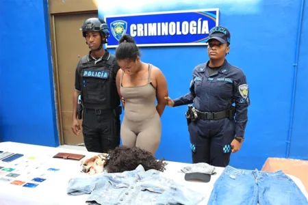 Policía apresa en Puerto Plata a mujer tras drogar hombre para robarle en el DN