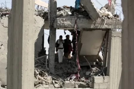 Al menos 67 civiles han muerto en ataques apoyados por Arabia Saudíta en Yemen, según cutíes