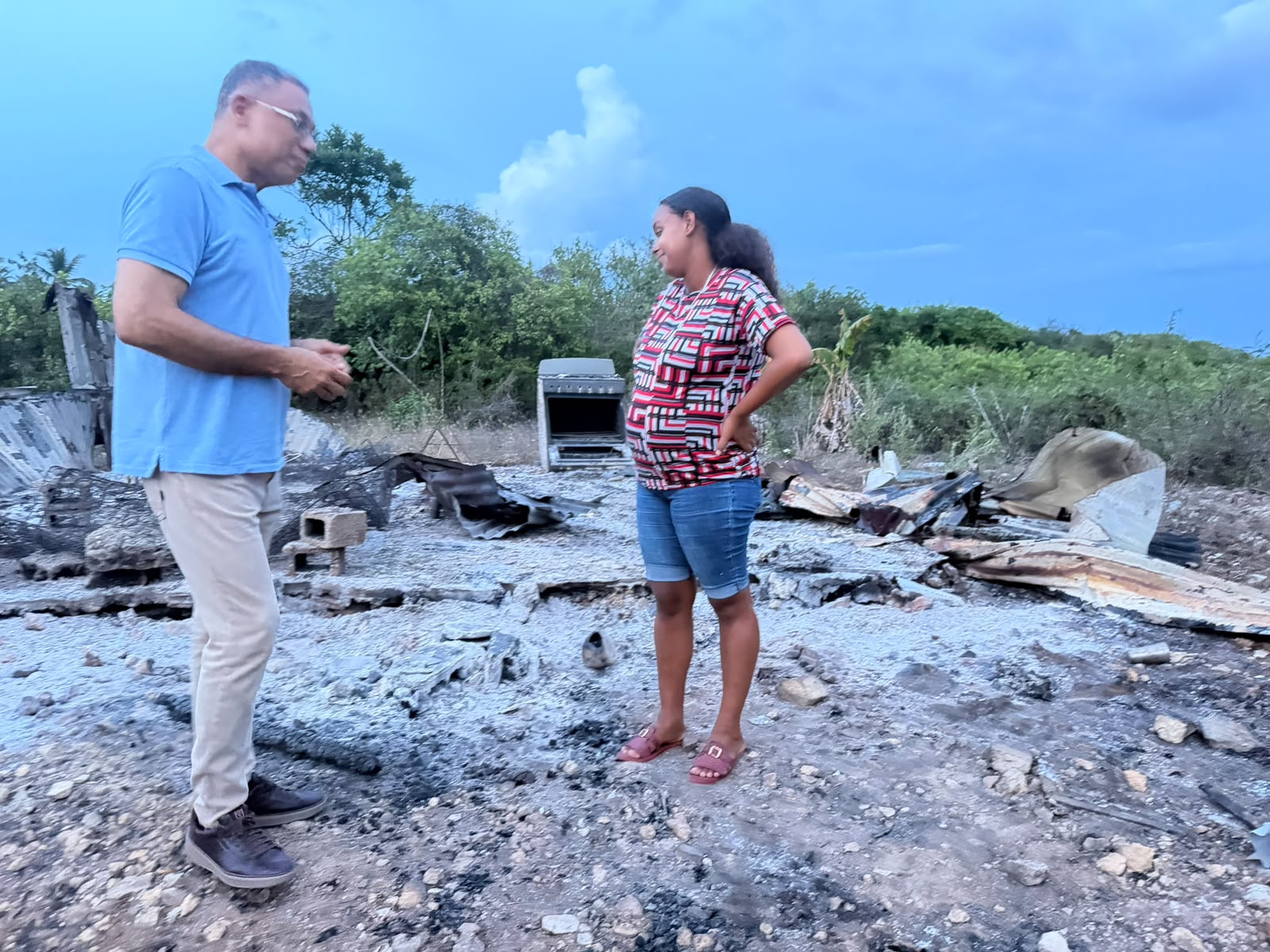 Embarazada de ocho meses pierde su vivienda tras incendio en Las Galeras