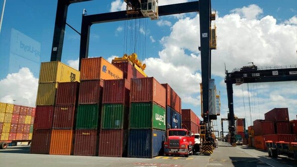 Senado aprueba ley que prohíbe importar mercancías producidas mediante trabajo forzoso