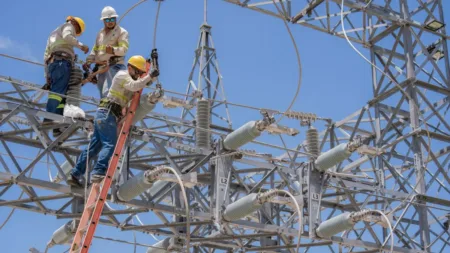 Subsidios eléctricos alcanzan el 69 % de lo presupuestado y podrían superar las estimaciones del Gobierno