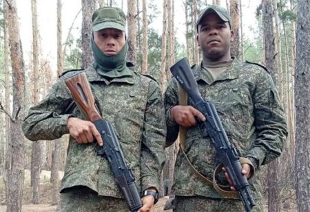 Familia de dominicano en guerra de Rusia dice que resultó herido y parte de sus compañeros murieron