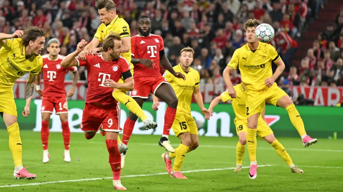 Harry Kane anota en la victoria del Bayern y el Manchester United triunfa