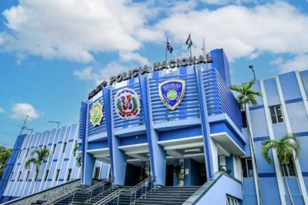 Policía detiene a tres personas y recupera RD$116,600 en Barahona