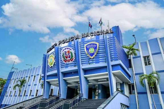 Policía detiene a tres personas y recupera RD$116,600 en Barahona