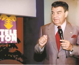 Don Francisco se suma a tendencia de los 80, pero sin IA: "Yo solamente abrí el álbum"
