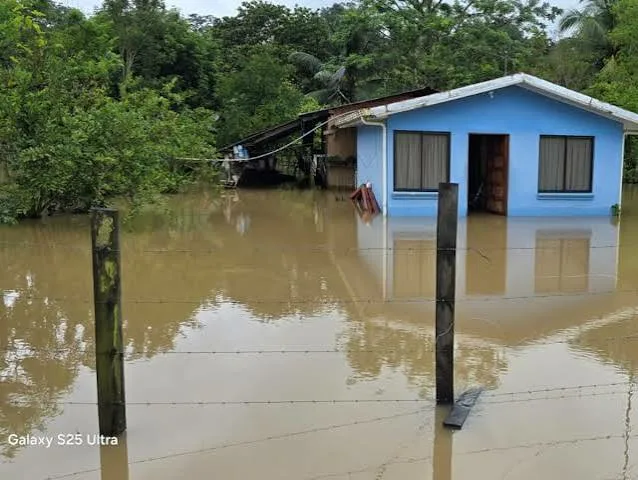 Más de 400 viviendas inundadas en Costa Rica por paso de onda tropical 47