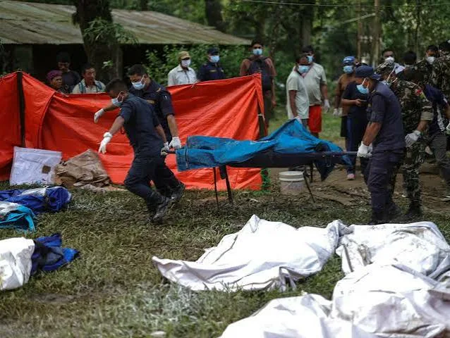 Nepal: al menos cuatro muertos y 12 desaparecidos tras alud en la base del pico Himlung