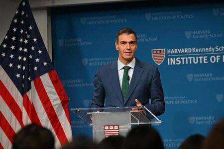 Estudiantes de Harvard preguntan a Sánchez por la corrupción en España y el caso Pegasus Estudiantes de Harvard preguntan a Sánchez por la corrupción en España y el caso Pegasus