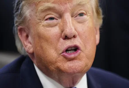 Trump anuncia en Iowa la mayor planta siderúrgica de EE.UU. por 15.000 millones de dólares Trump anuncia en Iowa la mayor planta siderúrgica de EE.UU. por 15.000 millones de dólares