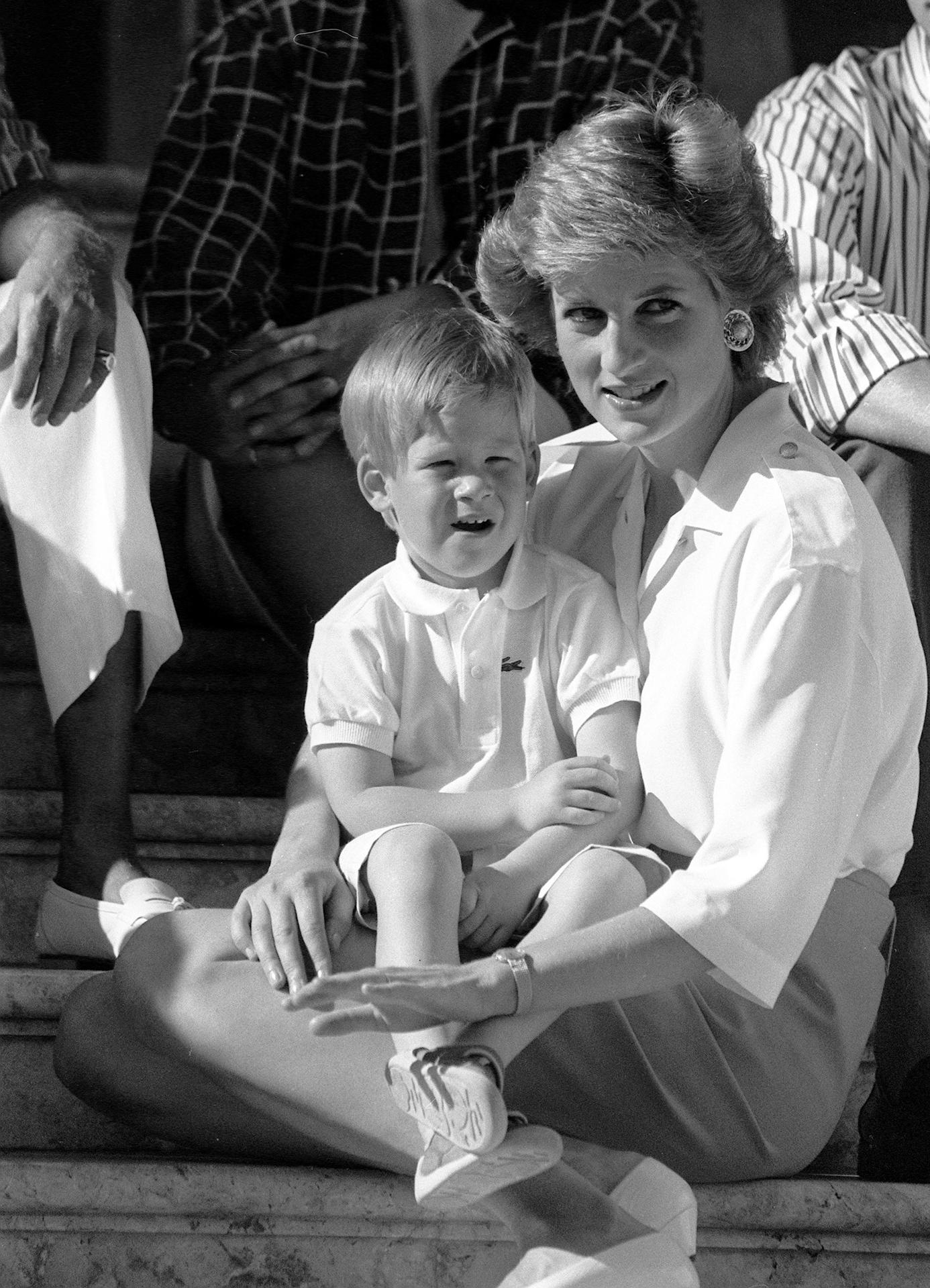 Príncipe Enrique planea documental en Netflix sobre su madre Diana, según el Telegraph