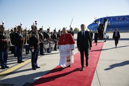 León XIV aterriza en París para su visita de cuatro días a Francia León XIV aterriza en París para su visita de cuatro días a Francia