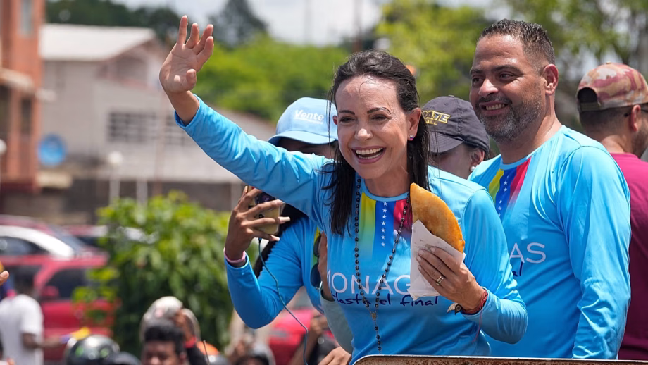 María Corina Machado regresa a Venezuela tras casi 10 meses fuera del país