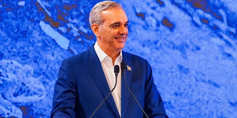 Abinader en el top 3 de presidentes mejor valorados de LATAM