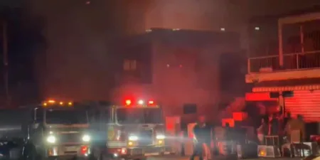 Incendio en Santiago: cinco viviendas destruidas y un taller de ebanistería afectado