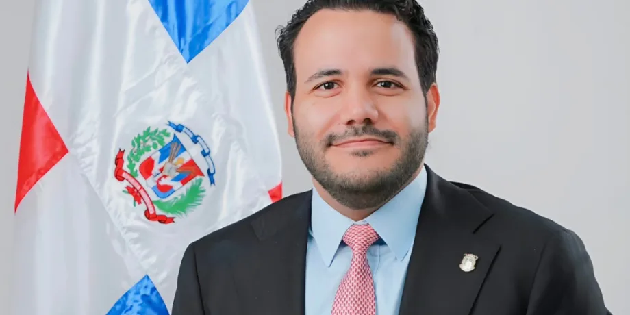 Diputado Rogelio Alfonso Genao renuncia al PRSC y cuestiona la falta de liderazgo