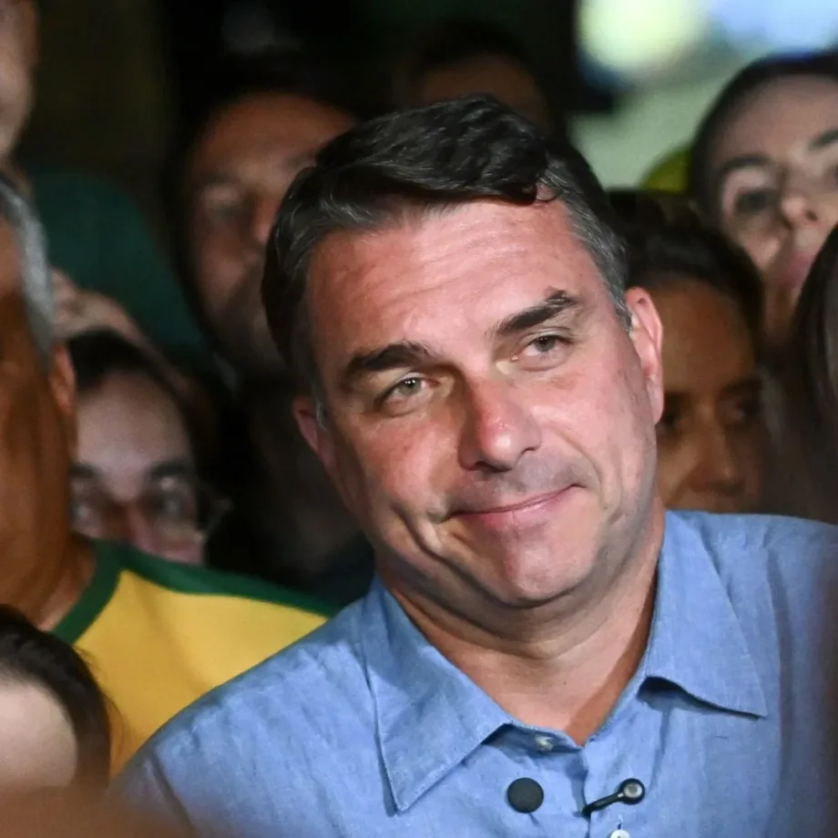 Partido de Flávio Bolsonaro reconoce la victoria de Lula da Silva en Brasil