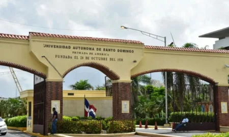 UASD suspende docencia este jueves en su sede central