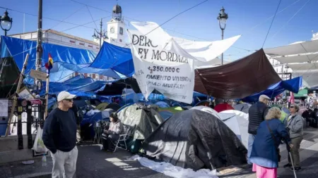 La acampada de Madrid llega a 20 noches sin fecha final