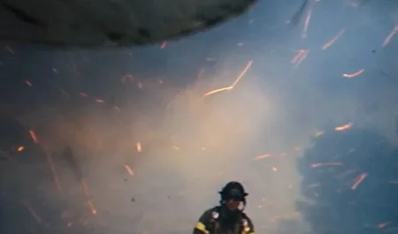 La decisión de Riley Keough que pone el foco en la salud mental de bomberos
