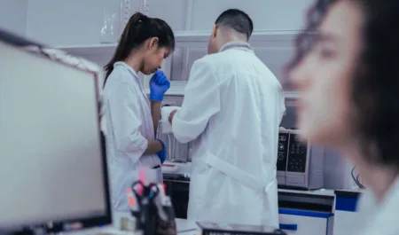 La OMS pide explicaciones a Rusia por la alerta de peste tras la muerte de una investigadora