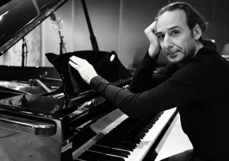 Alexandre Desplat y la arquitectura sonora de El precio de la red