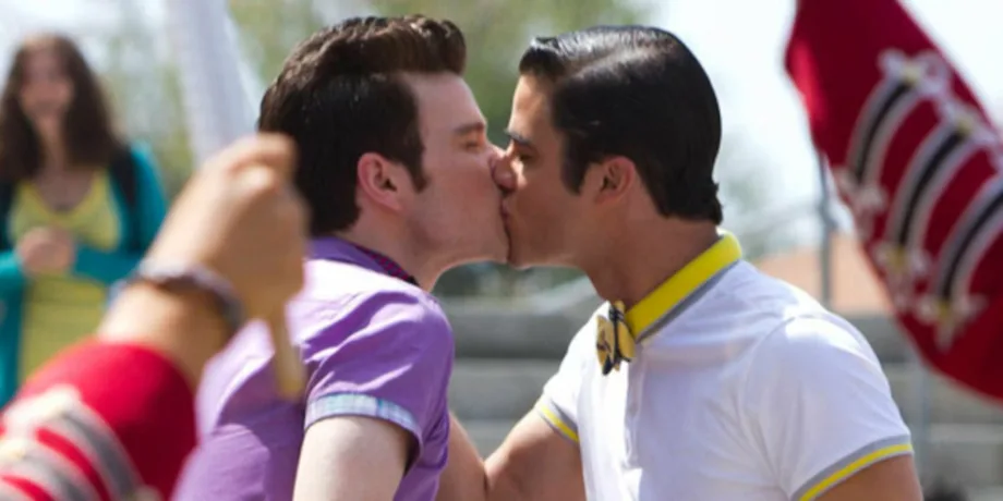 Reencuentro Glee: Chris Colfer sorprende a Darren Criss en concierto en Londres