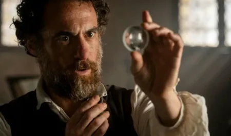 Elio Germano se enfrenta a la Inquisición en la piel de Galileo Galilei