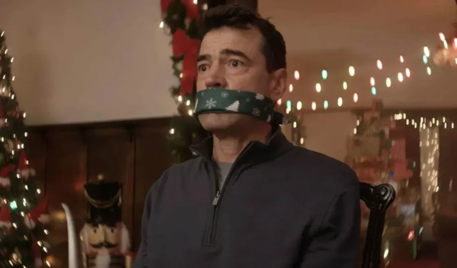 El terror navideño con Ron Livingston y Rachel Bilson que no da miedo ni risa