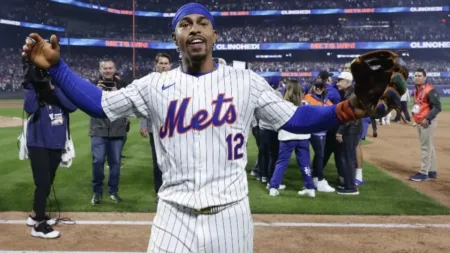 Francisco Lindor se reconocido con el Premio Roberto Clemente