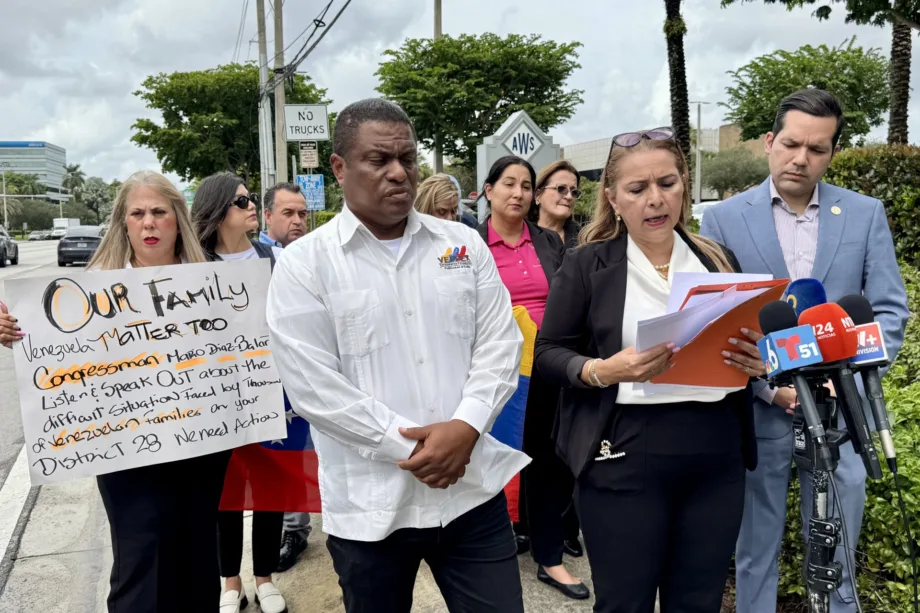 Venezolanos en EE.UU. avisan que movilizarán el voto ante "sufrimiento" por deportaciones Venezolanos en EE.UU. avisan que movilizarán el voto ante "sufrimiento" por deportaciones