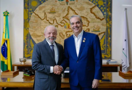 Abinader apuesta por mayor integración regional tras reelección de Lula en Brasil